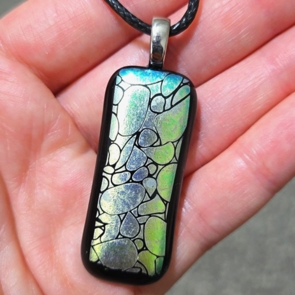 Pebble Pendant Dichroic Glass Color shift - Picture 2 of 4